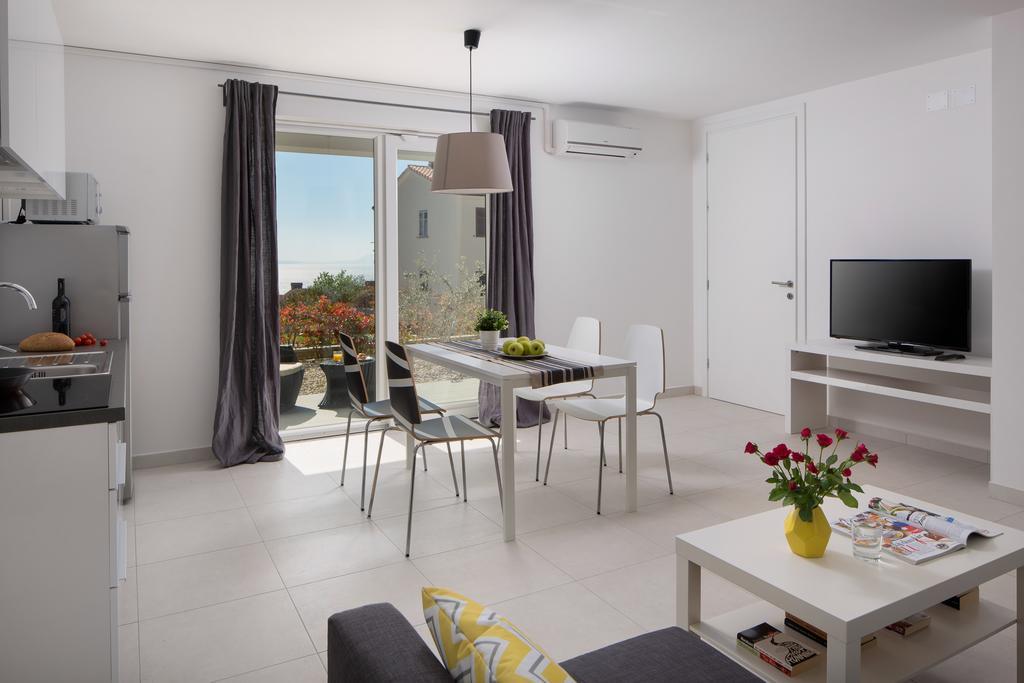 Lemechi Casa Girasole Apartments Рабац Екстериор снимка