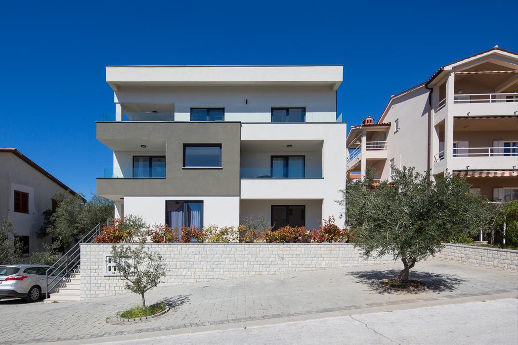 Lemechi Casa Girasole Apartments Рабац Екстериор снимка