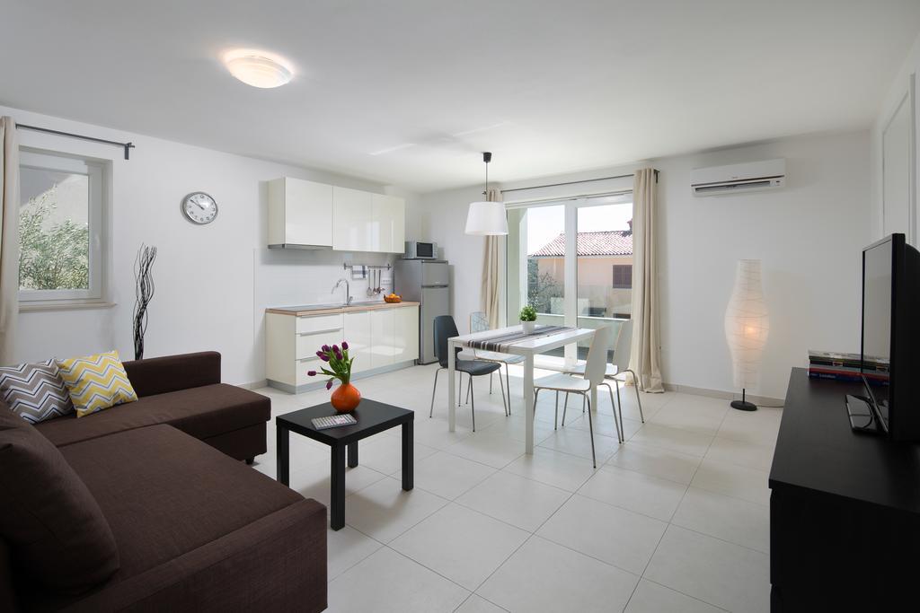 Lemechi Casa Girasole Apartments Рабац Екстериор снимка