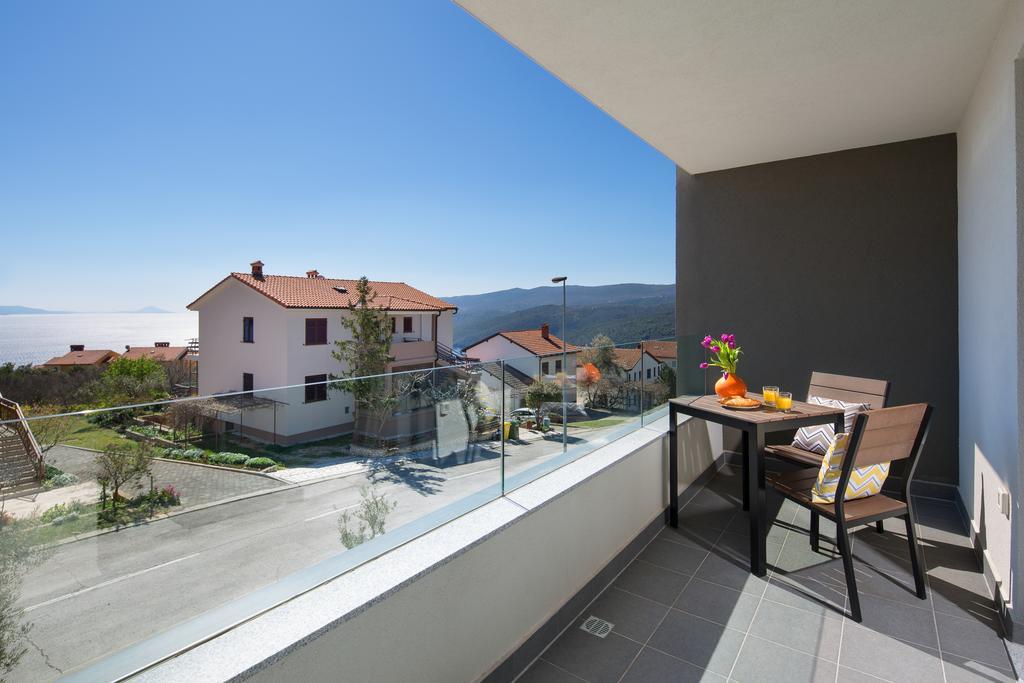 Lemechi Casa Girasole Apartments Рабац Екстериор снимка