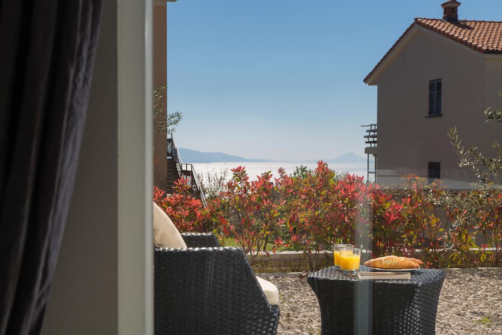 Lemechi Casa Girasole Apartments Рабац Екстериор снимка